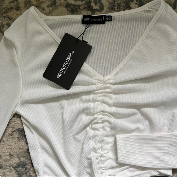 NWT PrettyLittleThing Top - Picture 2 of 4